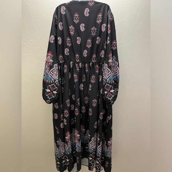 NWOT BloomChic black unique patterned midi/maxi dress is size 26. - Picture 4 of 7
